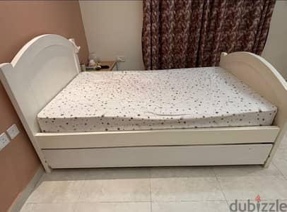 Bed with Pull-out 2nd bed