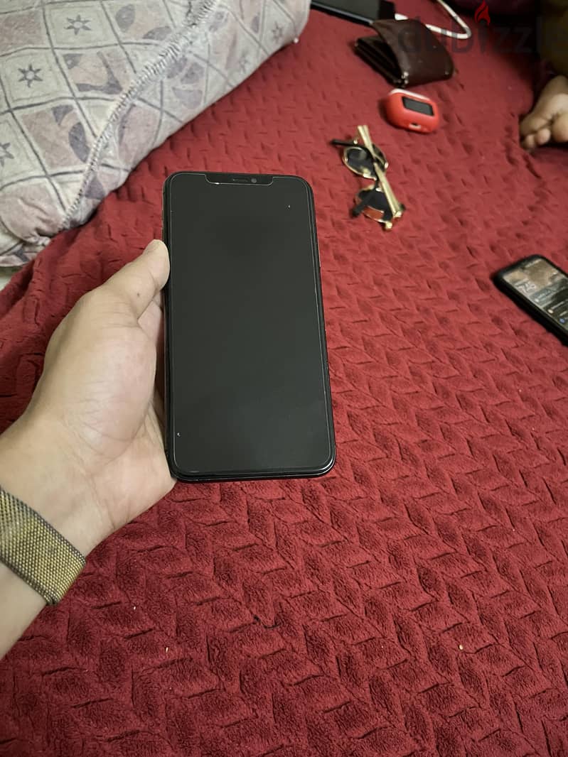 Apple - iPhone 11 Pro Max 4