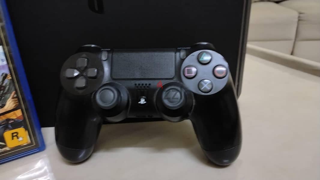 PlayStation 4 pro 500GB 2