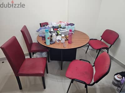 Round dining table with 5 Chairs