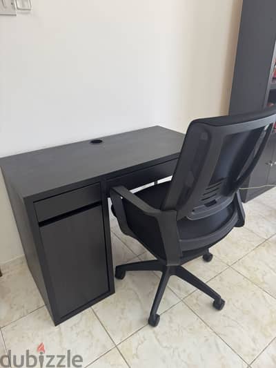 Like New computer table with chair for sale