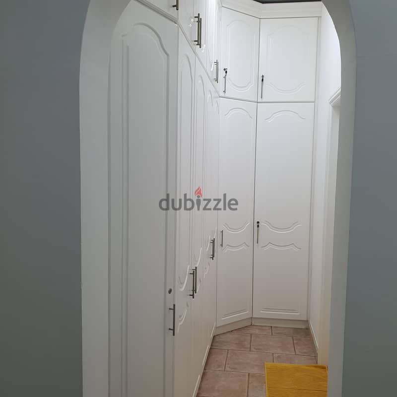 furnished rooms attach washroom,balcony, sharing kitchen all facility 8