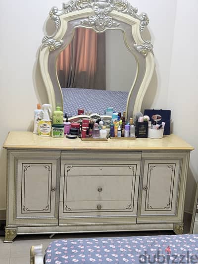 Bed room set with mattress