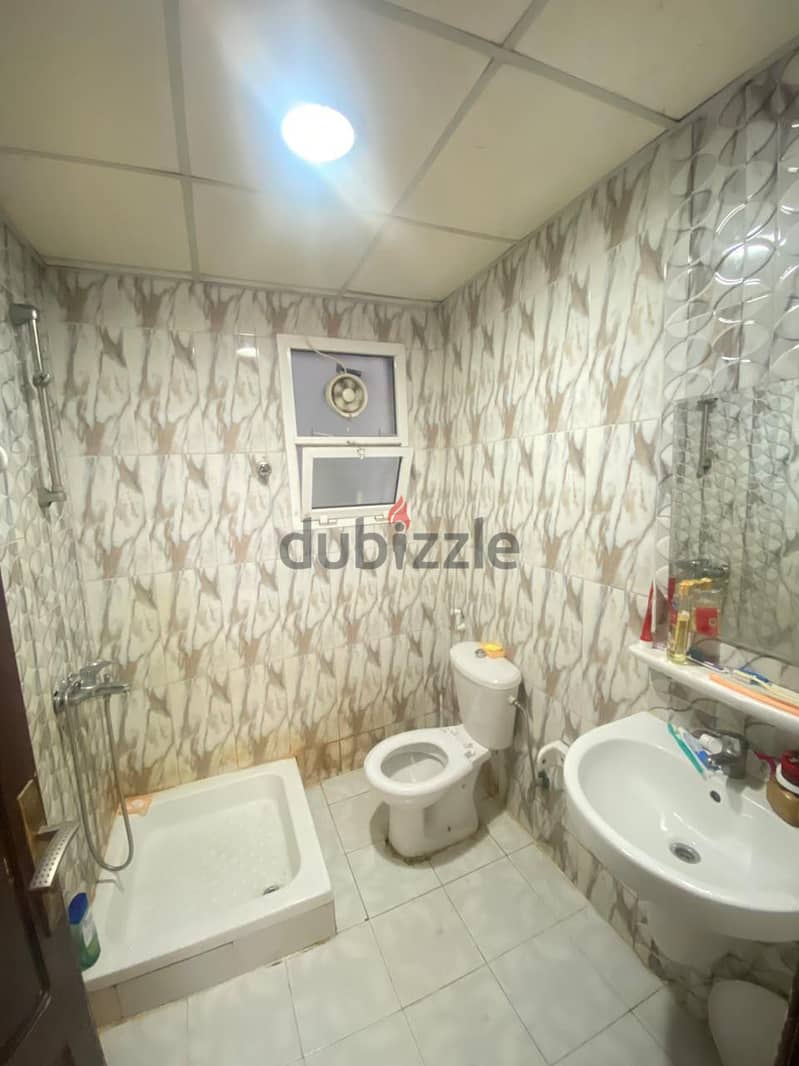 bed space available for man 5