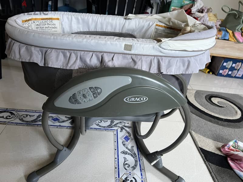 Graco DuetSoothe Swing and Rocker 1