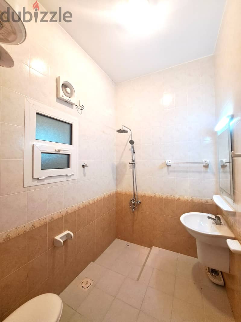 Comfortable 4 BHK Villa for Rent in Azaiba 5
