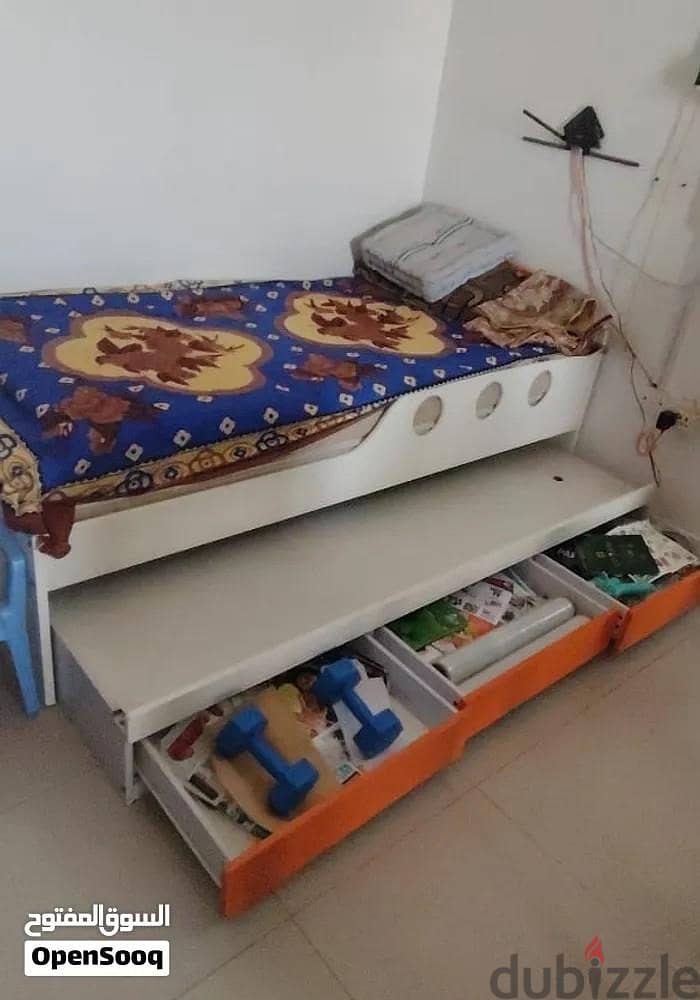 Kids Trundle bed (with pull out bed and storage drawers ), + 2 mattres 3