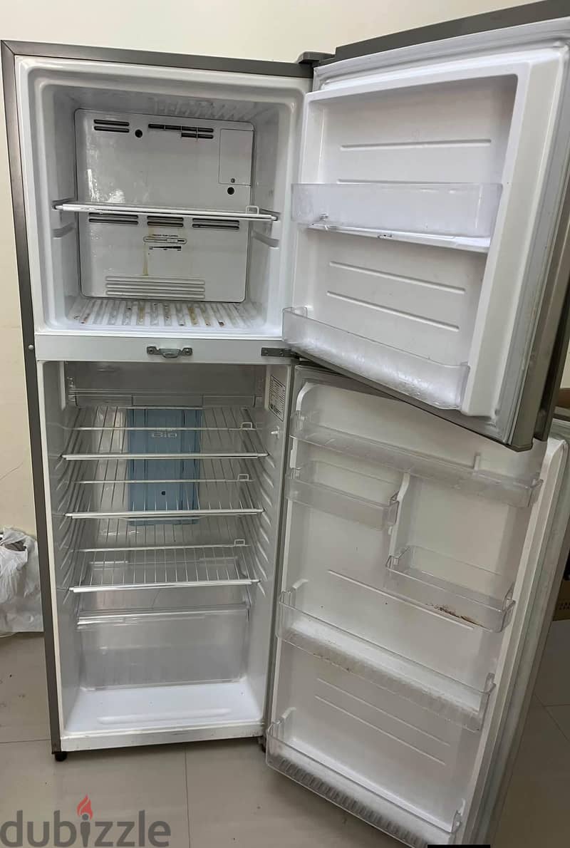 REFRIGERATOR 1