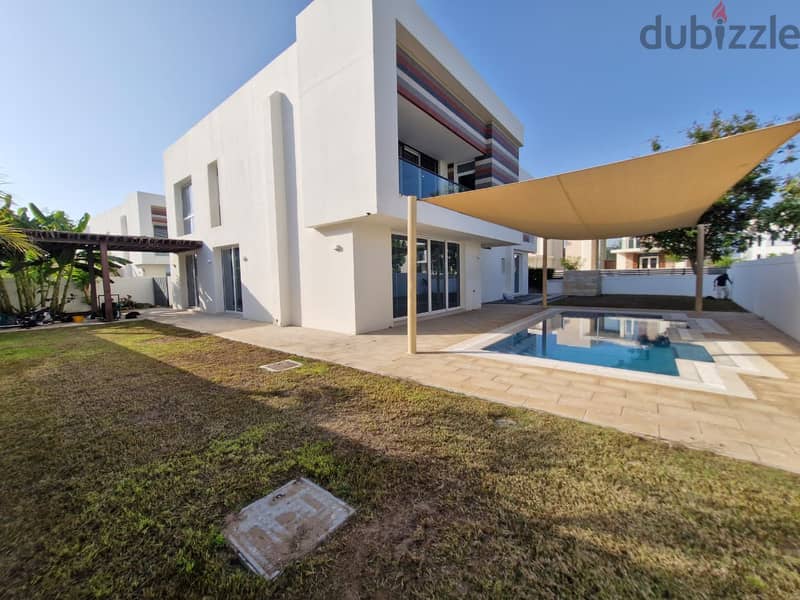 4 BR + Maid’s Room Elegant Spacious Villa in Al Mouj 1