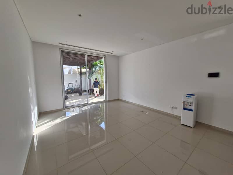 4 BR + Maid’s Room Elegant Spacious Villa in Al Mouj 3