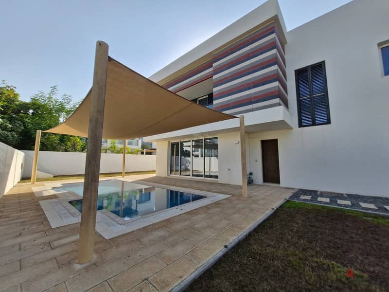 4 BR + Maid’s Room Elegant Spacious Villa in Al Mouj 5