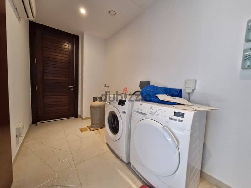 4 BR + Maid’s Room Elegant Spacious Villa in Al Mouj 6