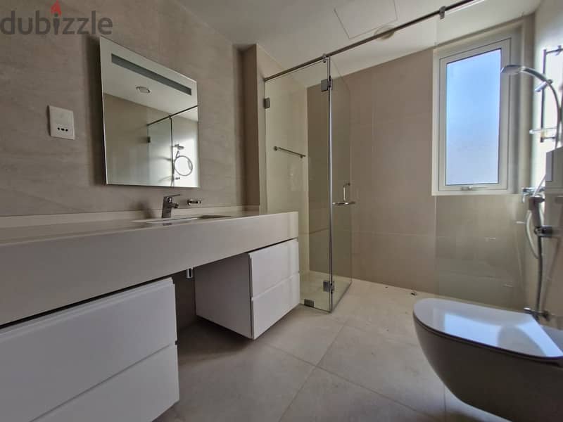 4 BR + Maid’s Room Elegant Spacious Villa in Al Mouj 18