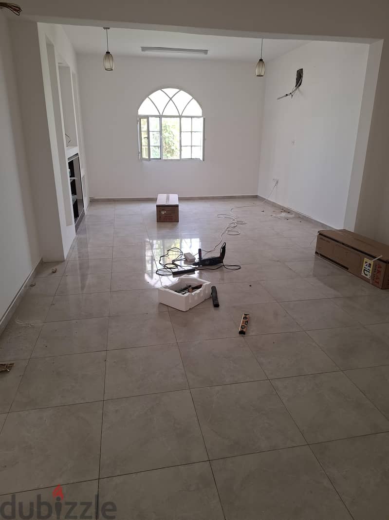 3 Bedrooms Apparemment for rent in Mawaleh South 3