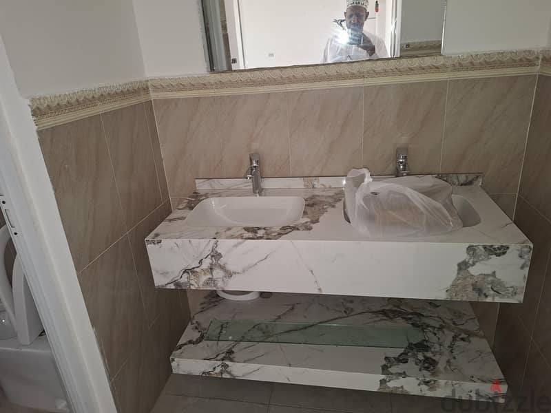 3 Bedrooms Apparemment for rent in Mawaleh South 9