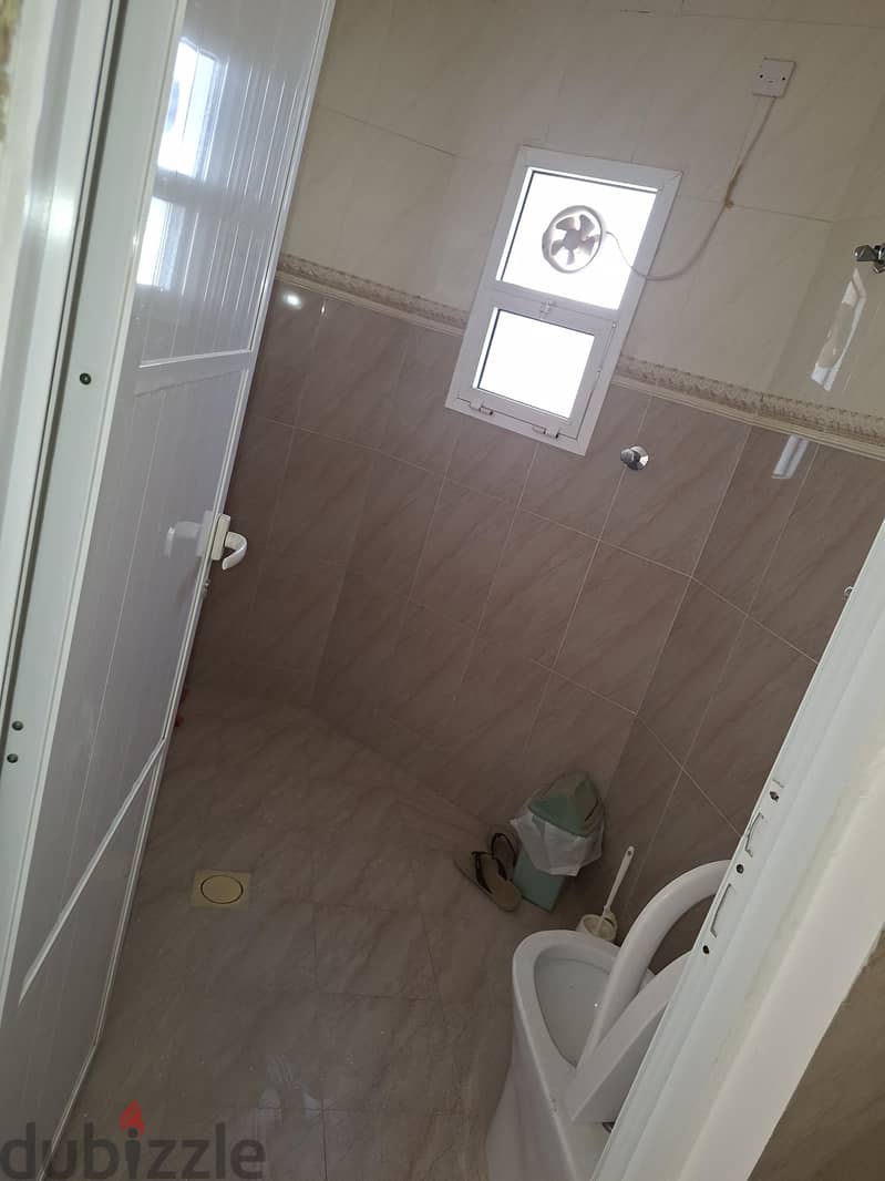 3 Bedrooms Apparemment for rent in Mawaleh South 10
