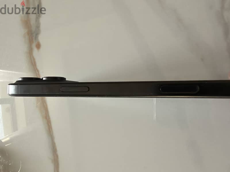 Apple iPhone 16 pro max 3