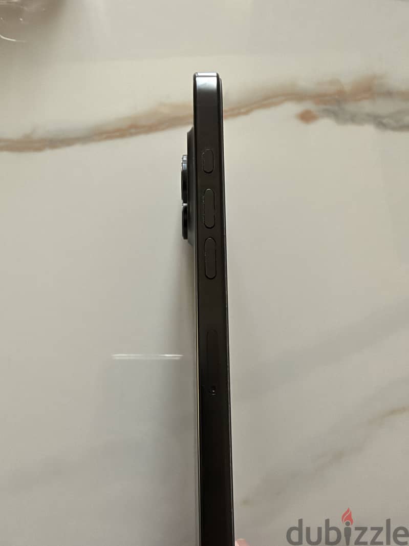 Apple iPhone 16 pro max 4