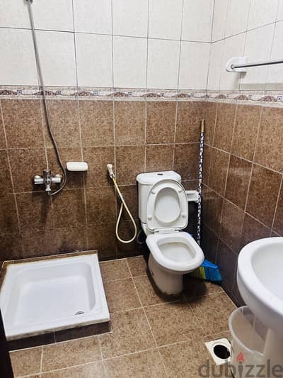 Single room available near to Azaibha park 100 omr 97446367