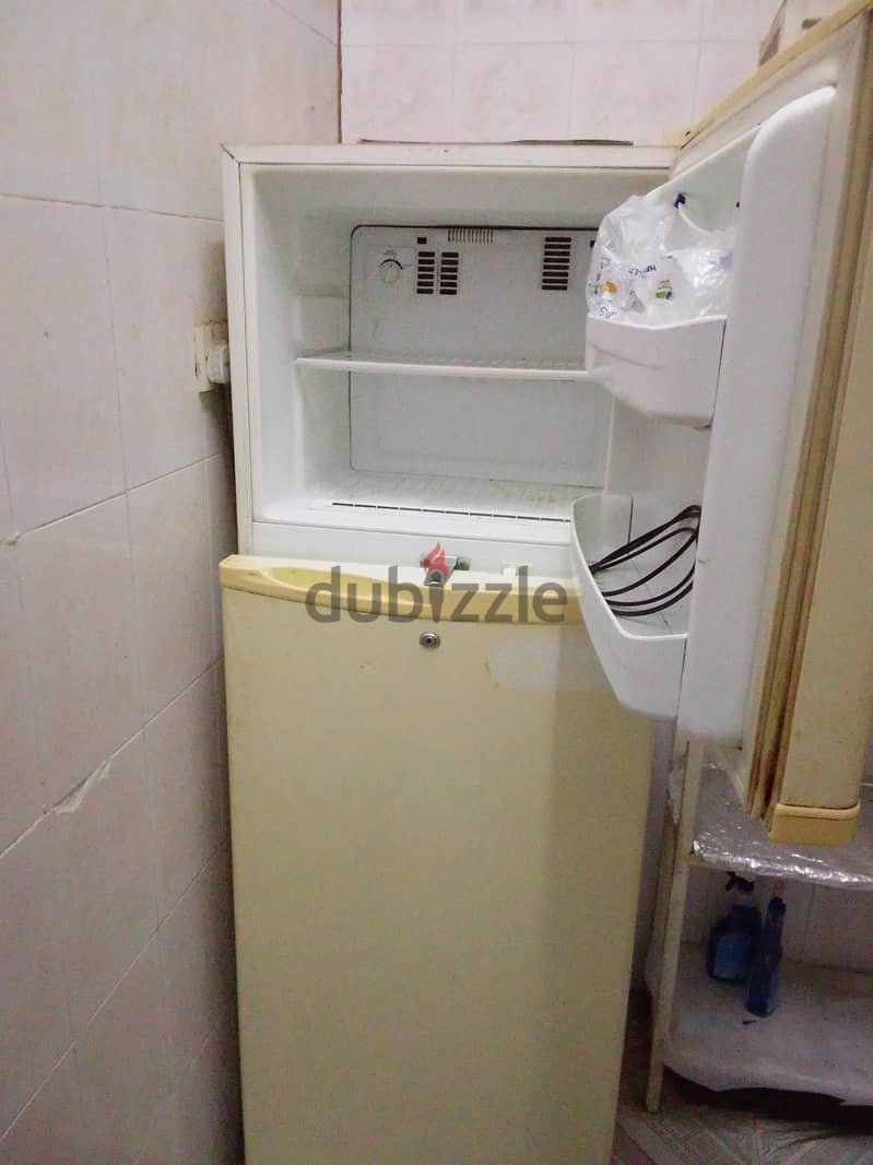 LG refrigerator with 2 doors 1