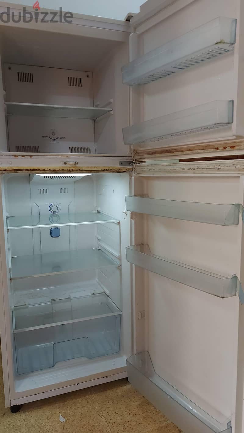 Geepas refrigerator 1