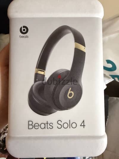 Beats Solo 4 Wireless Headset Black & Gold