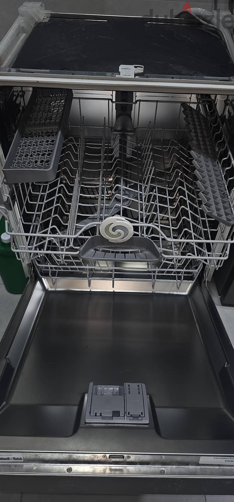 غسالة أطباق Siemens ألماني 60 سم – حالة ممتازة 3