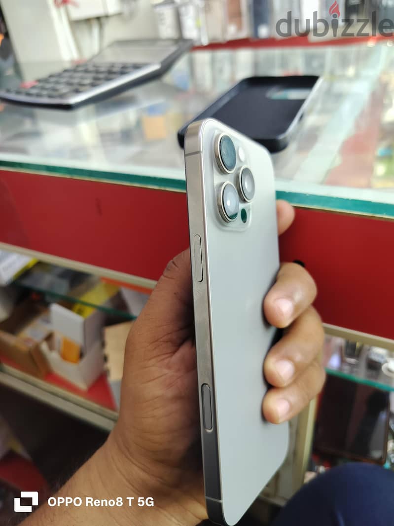 Apple - iPhone 16 Pro Max 2