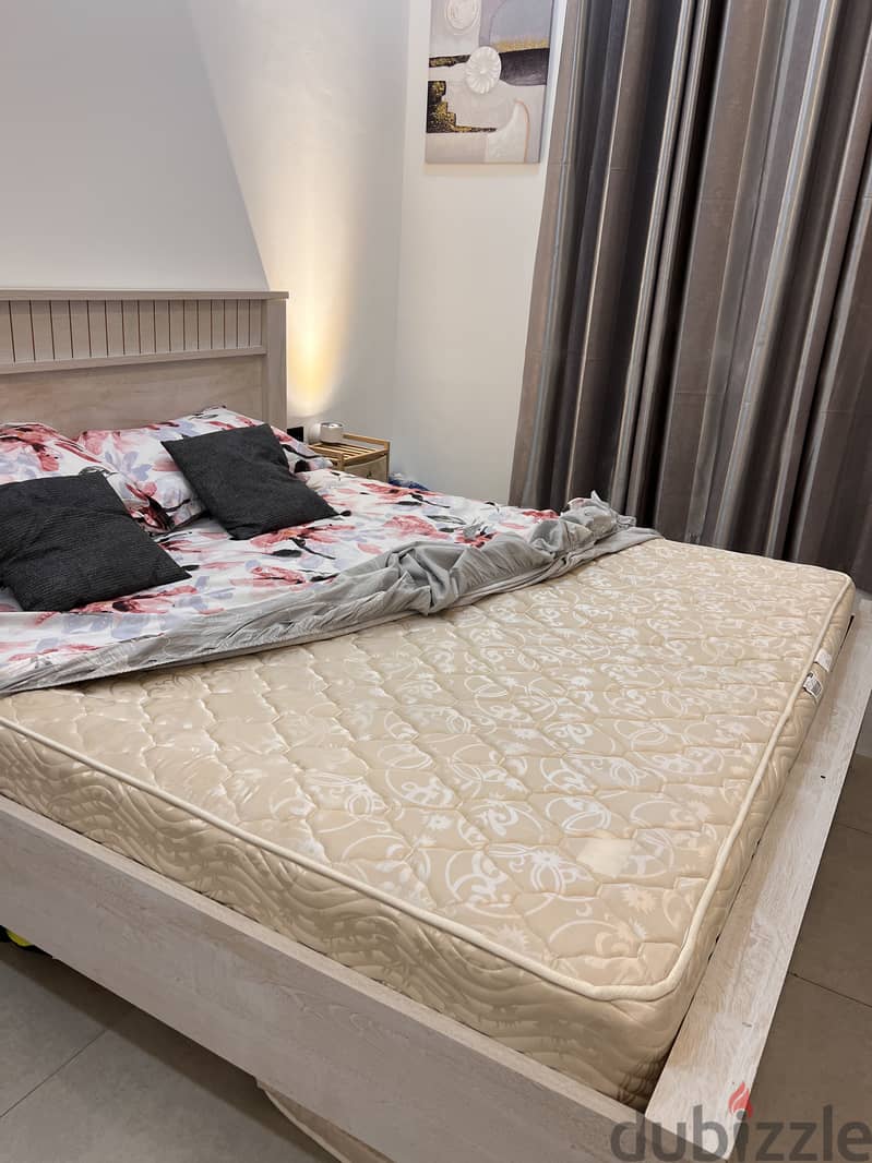 Bed with mattress 1