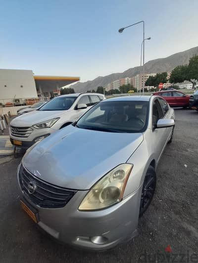 Nissan Altima 2011 2.4 immaculate condition for sale Expat leaving country by Oct End