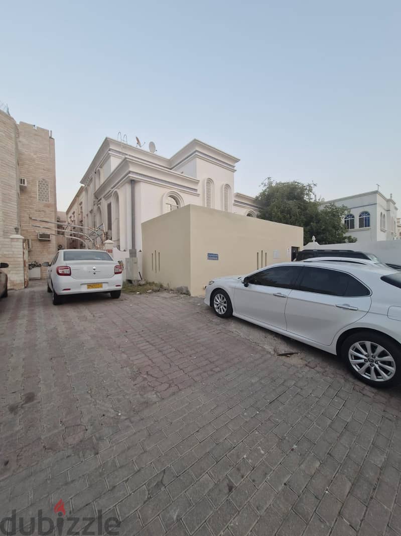 Spacious 2-bedroom apartment 9