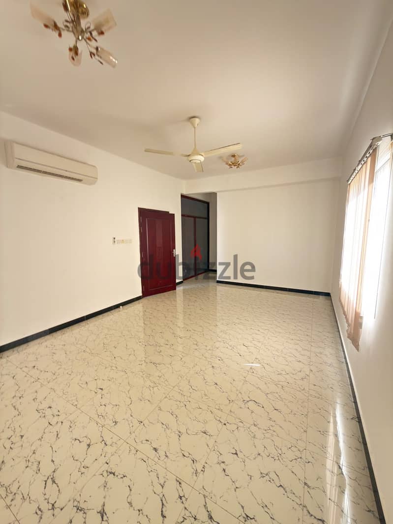 villa for rent in mawaleh/ فيلا للايجار في الموالح 7