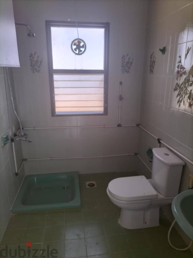 7 bhk villa for rent in Qurum with huge store 2