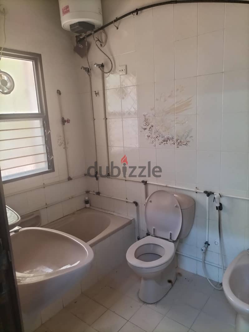 7 bhk villa for rent in Qurum with huge store 8