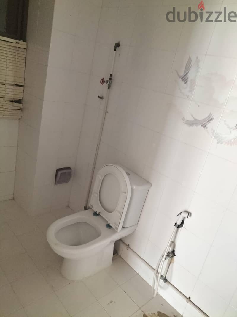 7 bhk villa for rent in Qurum with huge store 11