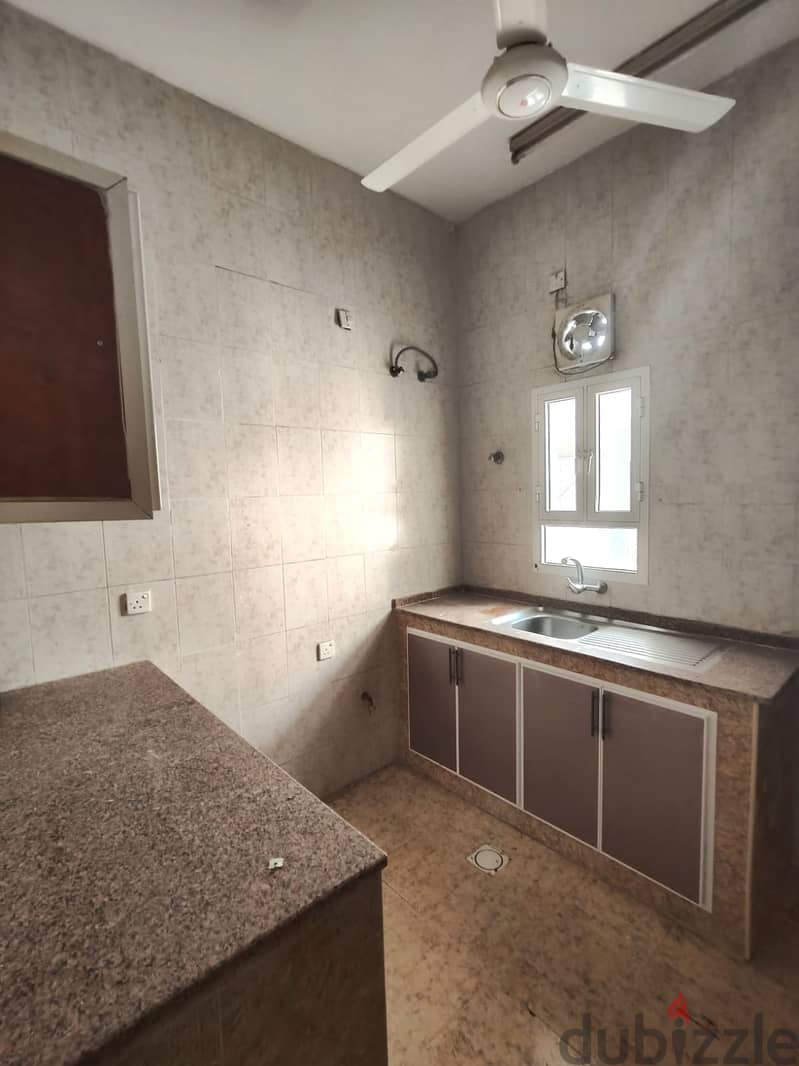 Apartment for rent in Al Azaiba/ شقه للايجار في العذيبة 3
