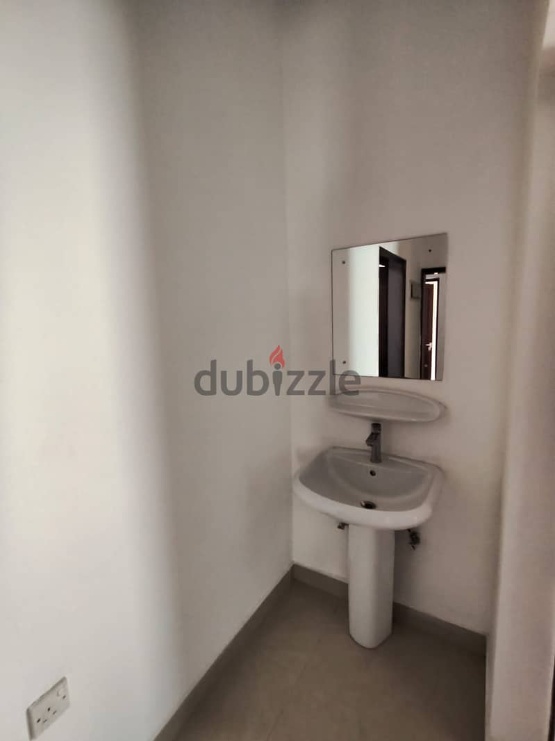 Apartment for rent in Al Azaiba/ شقه للايجار في العذيبة 5