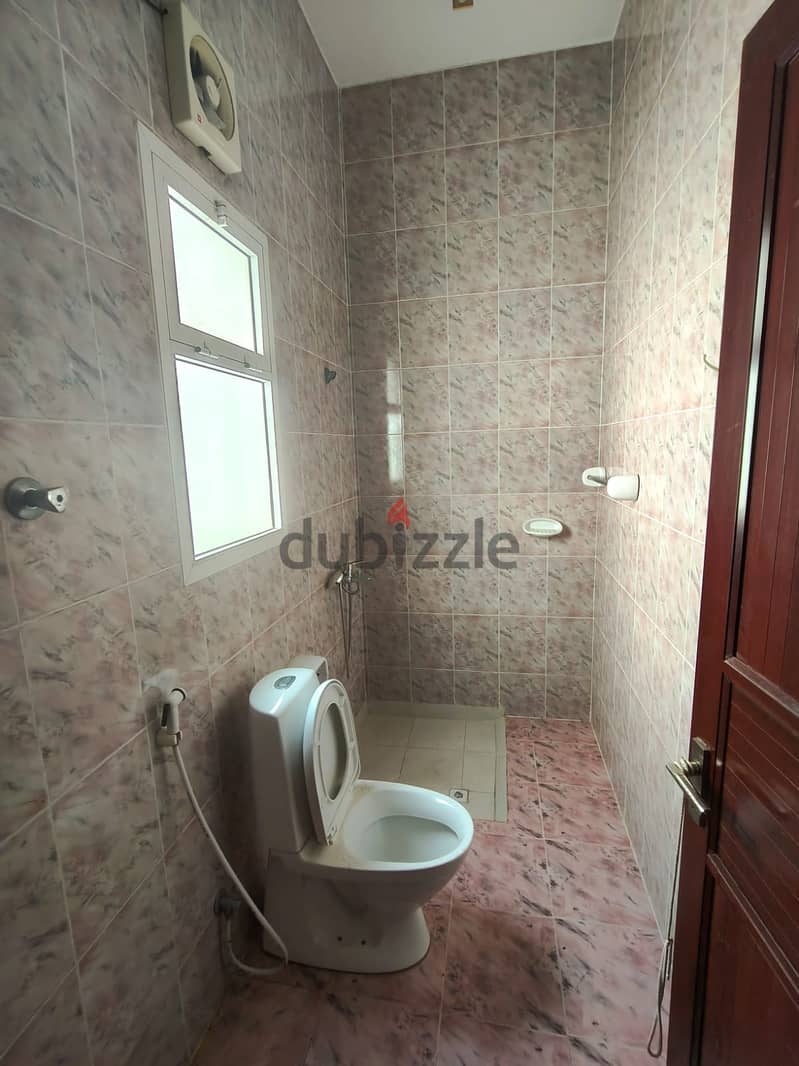 Apartment for rent in Al Azaiba/ شقه للايجار في العذيبة 6