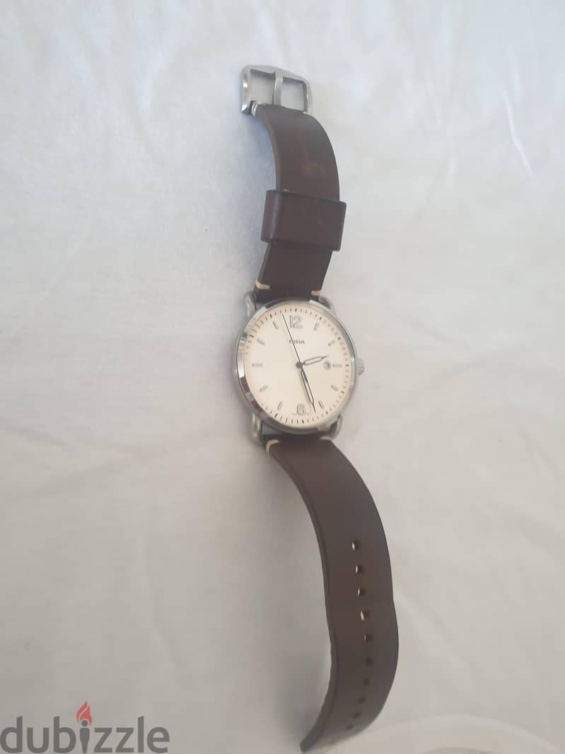 fossil ساعه انيقه جدا في البس نظيفه 2