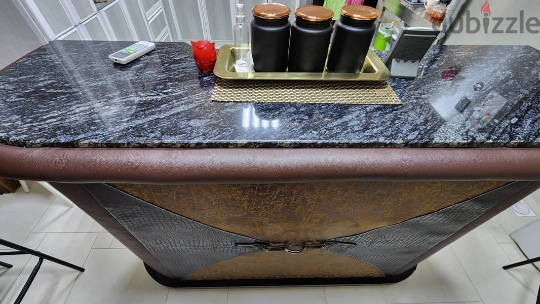 Kitchen cabinet with marble top 2