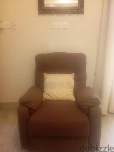selling 2beds and 2chairs each at 20rials