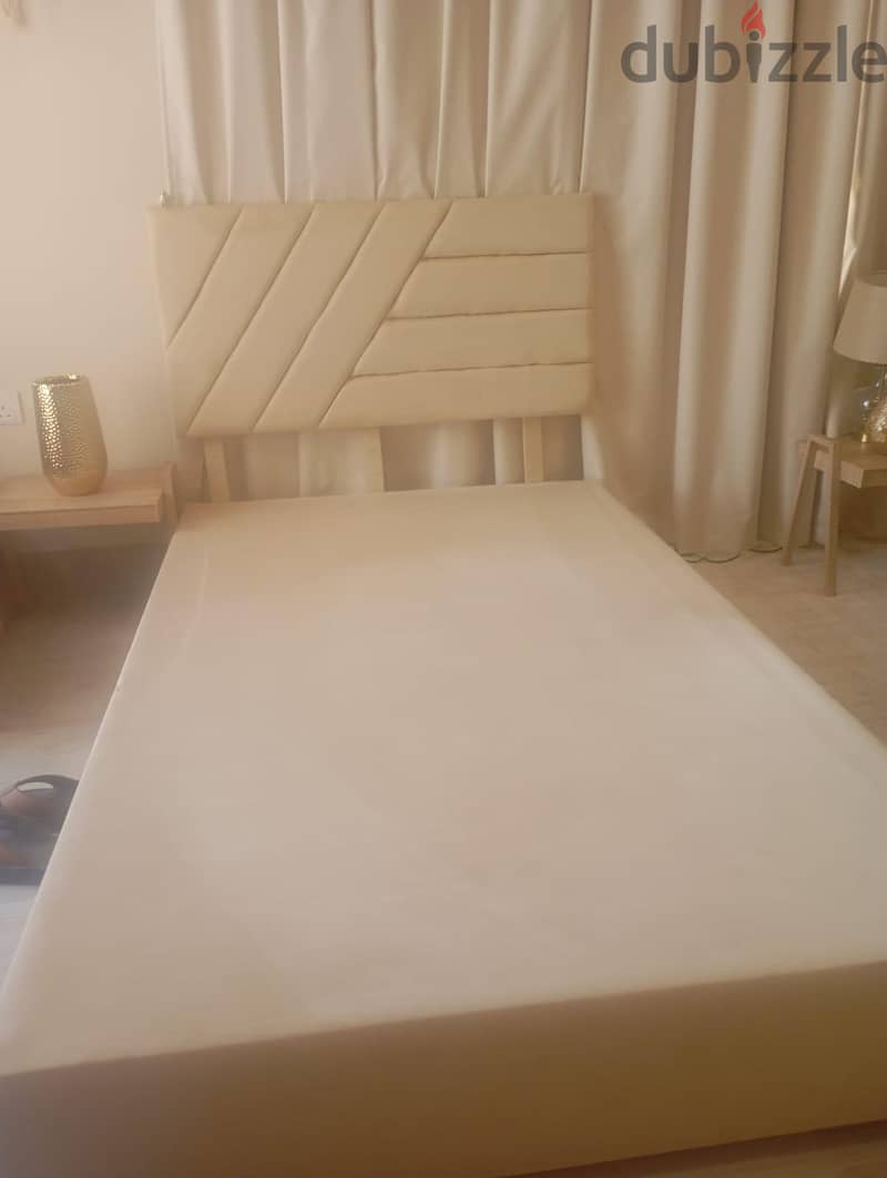 selling 2beds and 2chairs each at 20rials 3