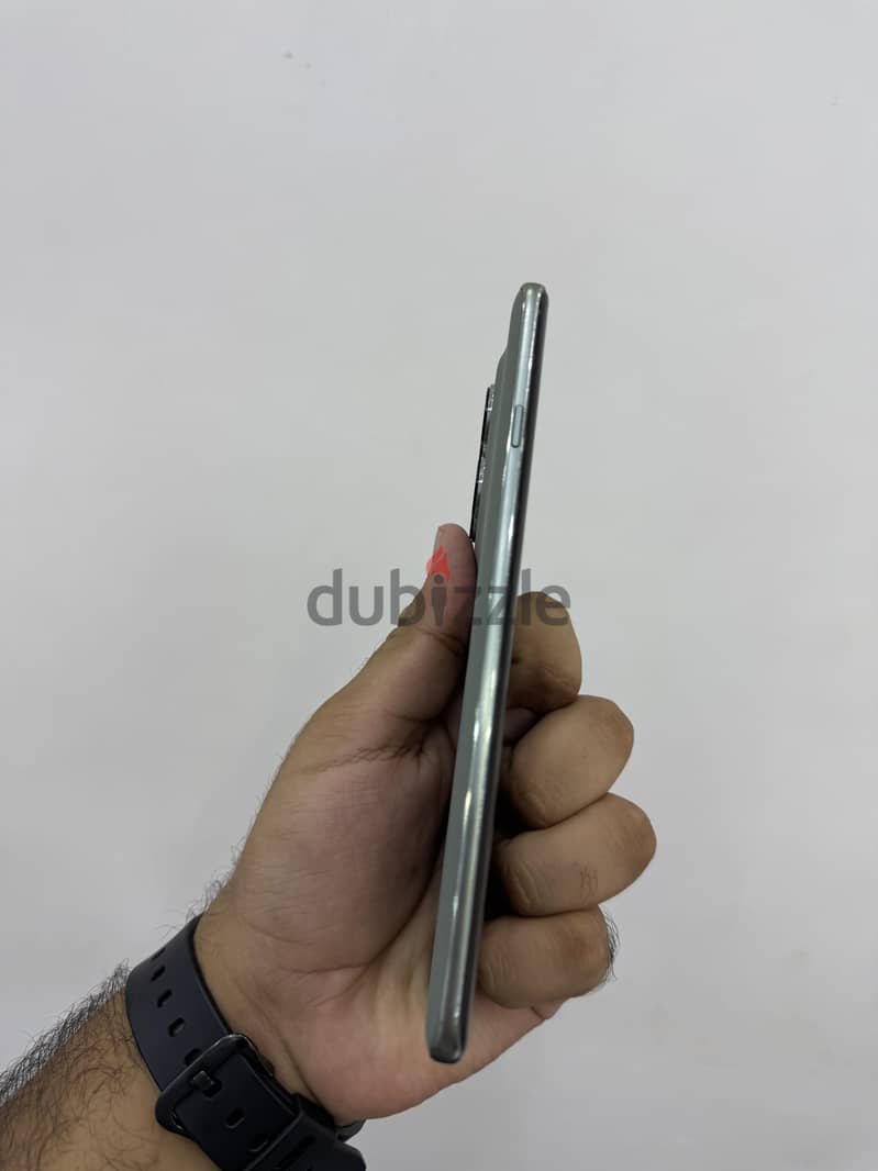 Motorola Edge 60 Pro 5