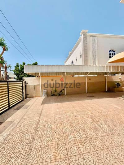 Spacious Villa for Rent – Al Mawaleh North