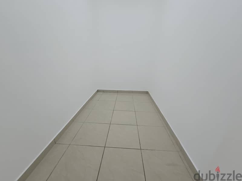 فيلا للايجار العذيبه قريب شارع 18 نوفمبر/Villa for rent in Al Azaiba, near 18th November Street. 12