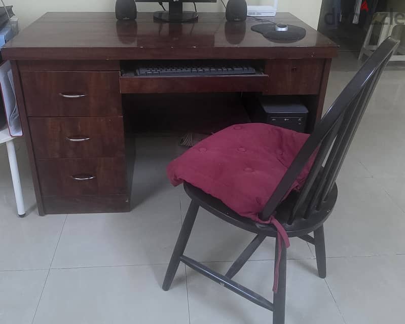 Table & Chairs 2