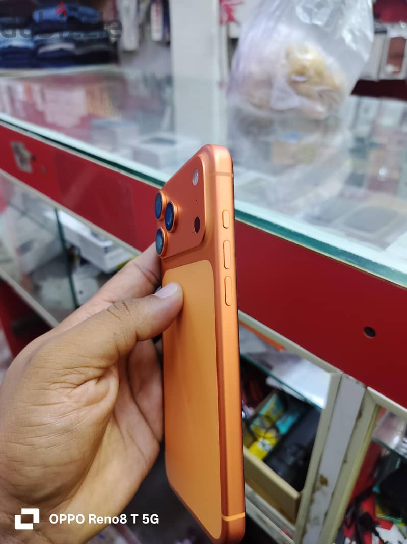 Apple - iPhone 17 Pro Max 2
