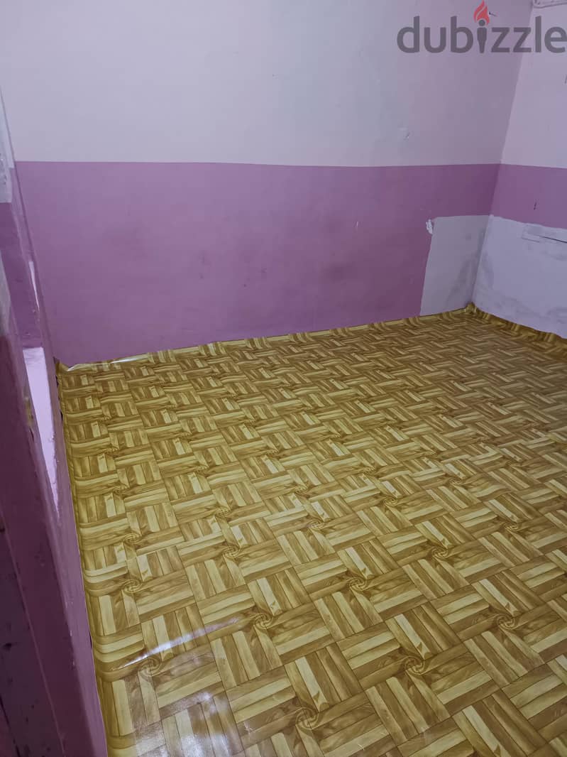 single room& attached bathroom &Ac & kitchen& (oman house )92073768 1