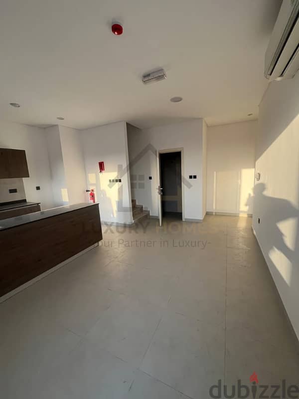 2 Bedroom Apartment For Rent in Al-Azaiba - شقة مكوّنة من غرفتي نوم للإيجار في العذيبة 1