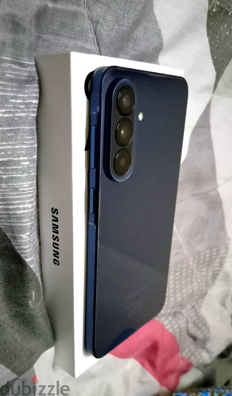 Samsung A57 8+8+256 5